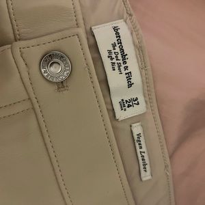Dad Short, vegan leather